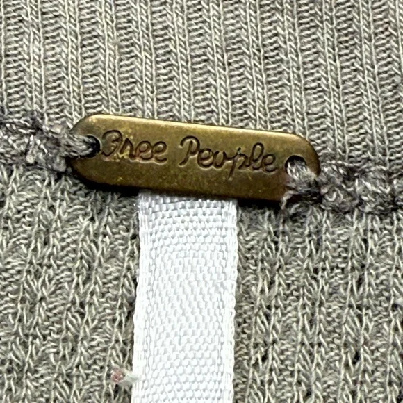 Free People Woman’s Cuff Thermal Long Sleeve Classic Top Sz XS Grey/Brown - Picture 8 of 8